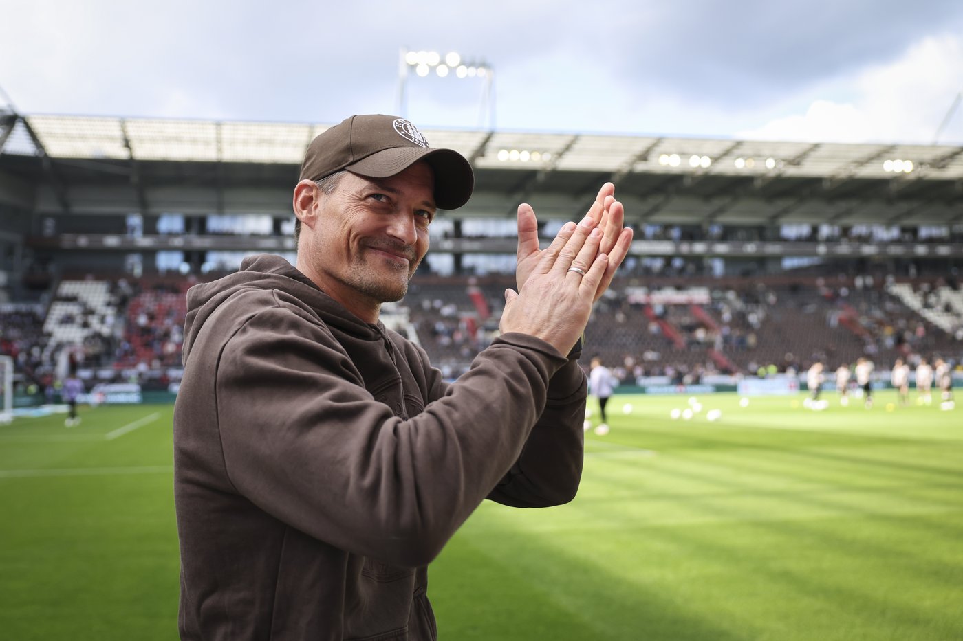 St. Pauli beats Augsburg 2-1 to stay unbeaten in Bundesliga, Bremen routs Gladbach 4-0 | iNFOnews.ca