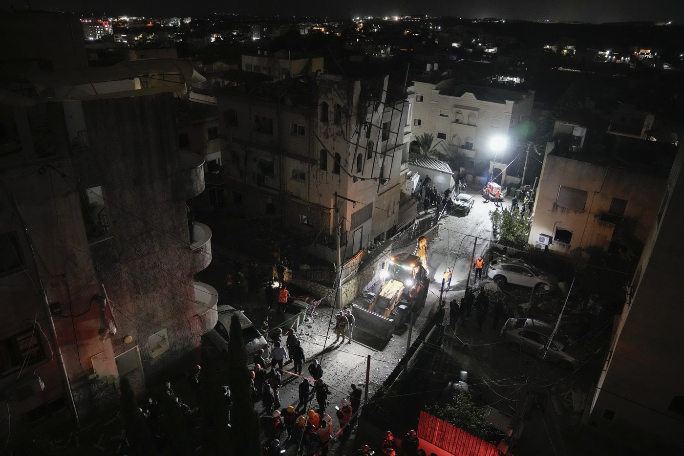 Israeli airstrike hits central Beirut near key government buildings and embassies | iNFOnews.ca