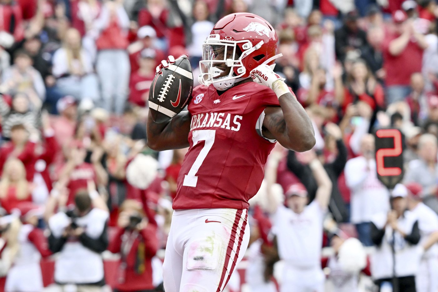 Dart's 515 yards, six touchdowns lead No. 19 Ole Miss in 63-31 win over Arkansas | iNFOnews.ca Dart's 515 yards, six touchdowns lead No. 19 Ole Miss in 63-31 win over Arkansas | iNFOnews.ca