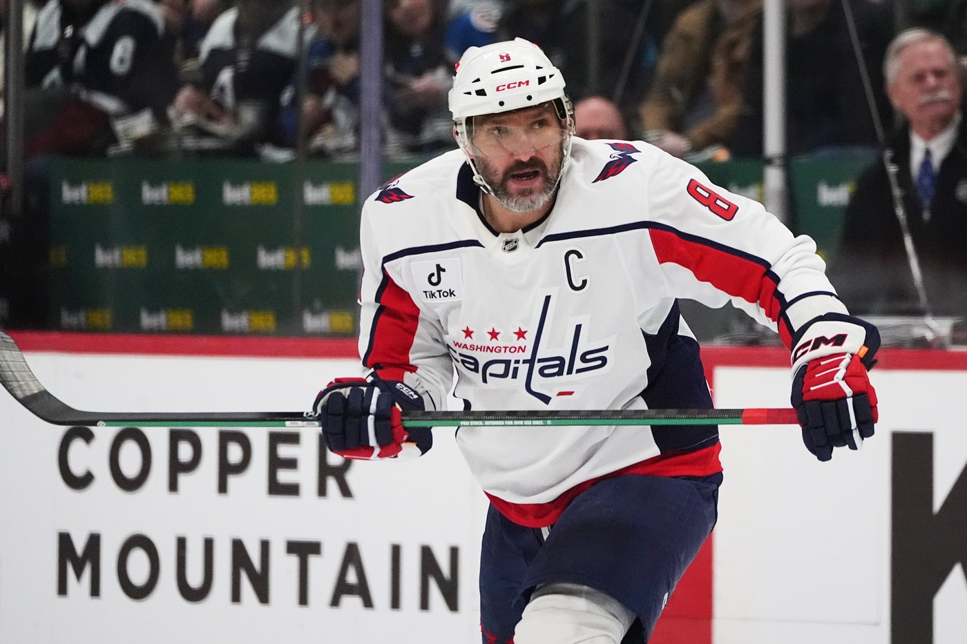 MacKinnon has 2 goals and an assist to reach 1,100 points, Avs beat Capitals 5-2 | iNFOnews.ca MacKinnon has 2 goals and an assist to reach 1,100 points, Avs beat Capitals 5-2 | iNFOnews.ca