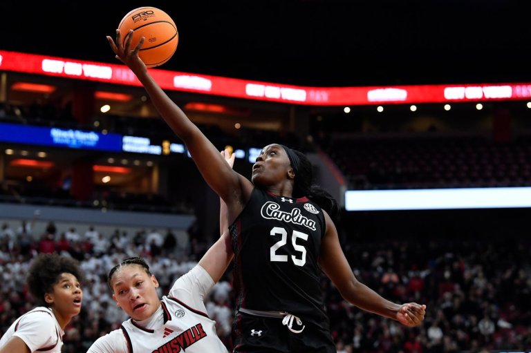 Madina Okot's double-double lifts No. 3 South Carolina over No. 22 Louisville 79-77 | iNFOnews.ca