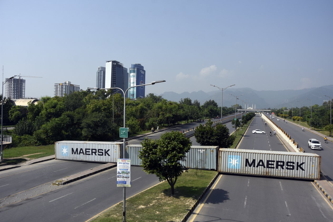 Pakistan capital locked down to thwart a rally to support ex-leader Imran Khan | iNFOnews.ca