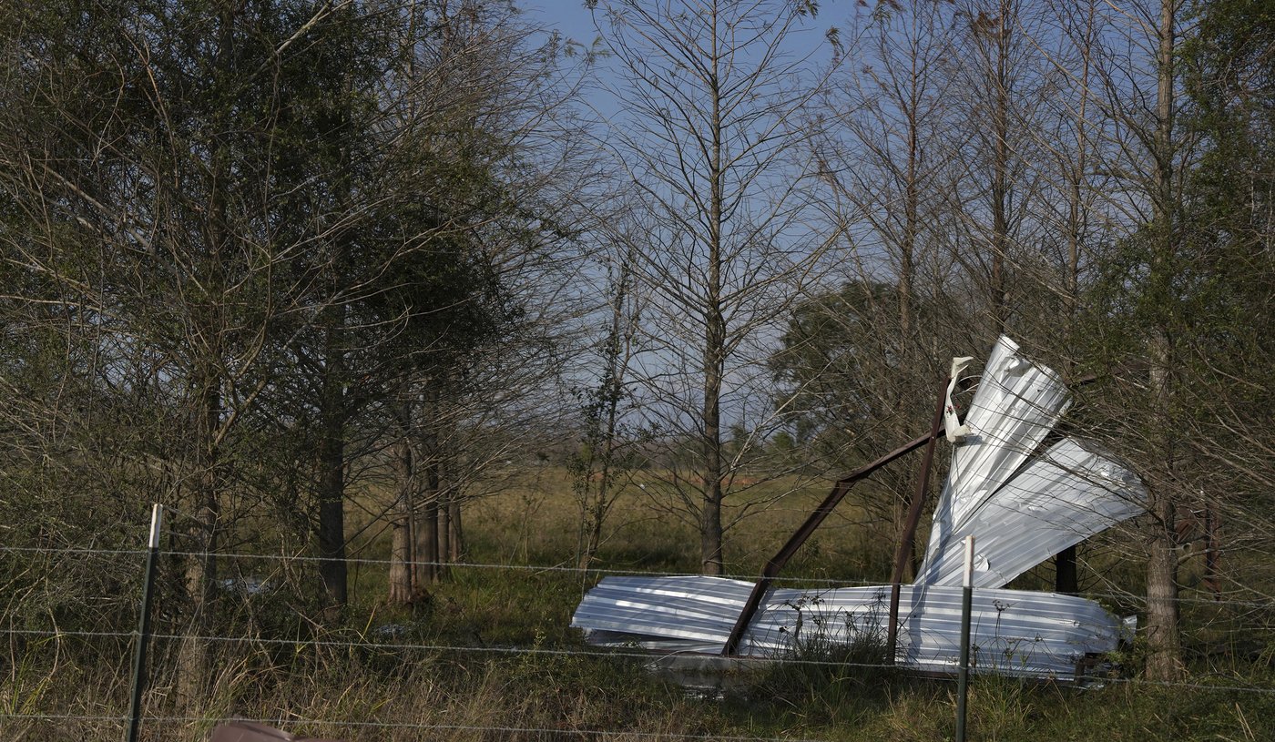 Tornadoes in Texas and Mississippi kill 2 and injure 6 as severe weather system moves east | iNFOnews.ca
