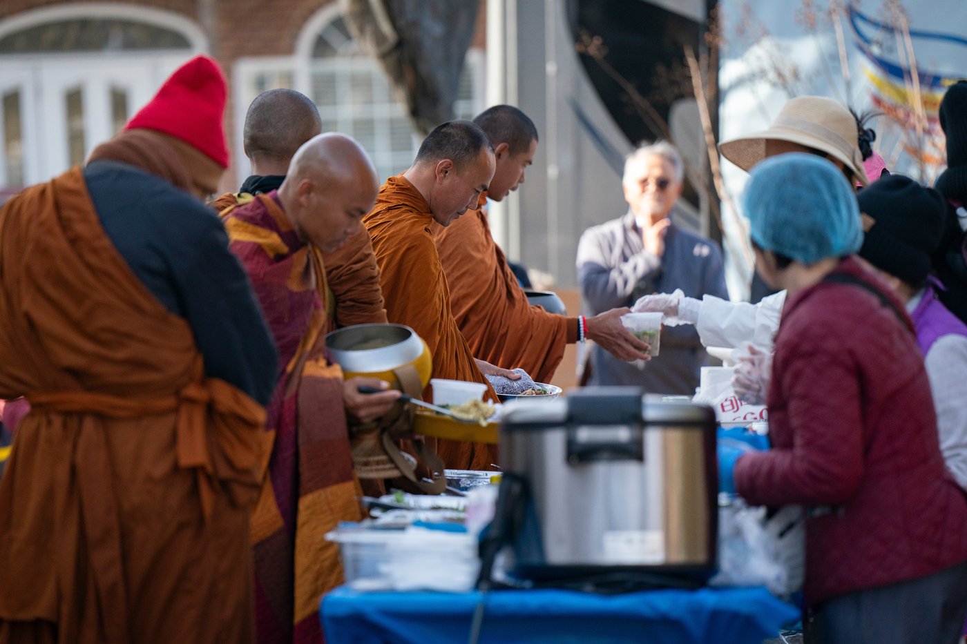Buddhist monks and their dog captivate Americans while walking for peace | iNFOnews.ca Buddhist monks and their dog captivate Americans while walking for peace | iNFOnews.ca