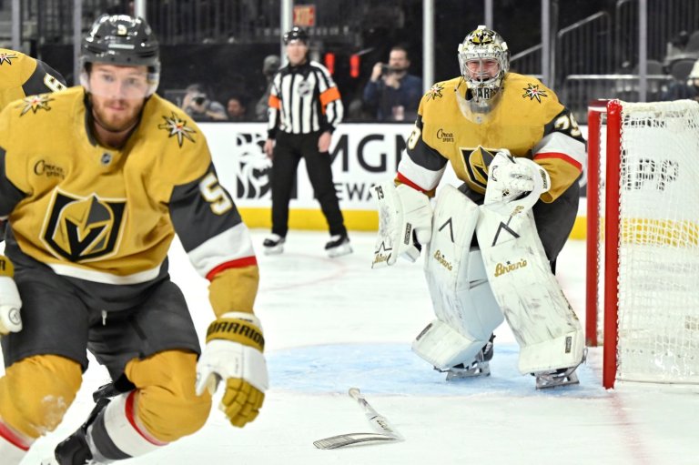 Golden Knights goalie Carter Hart injured in first period against Blue Jackets | iNFOnews.ca