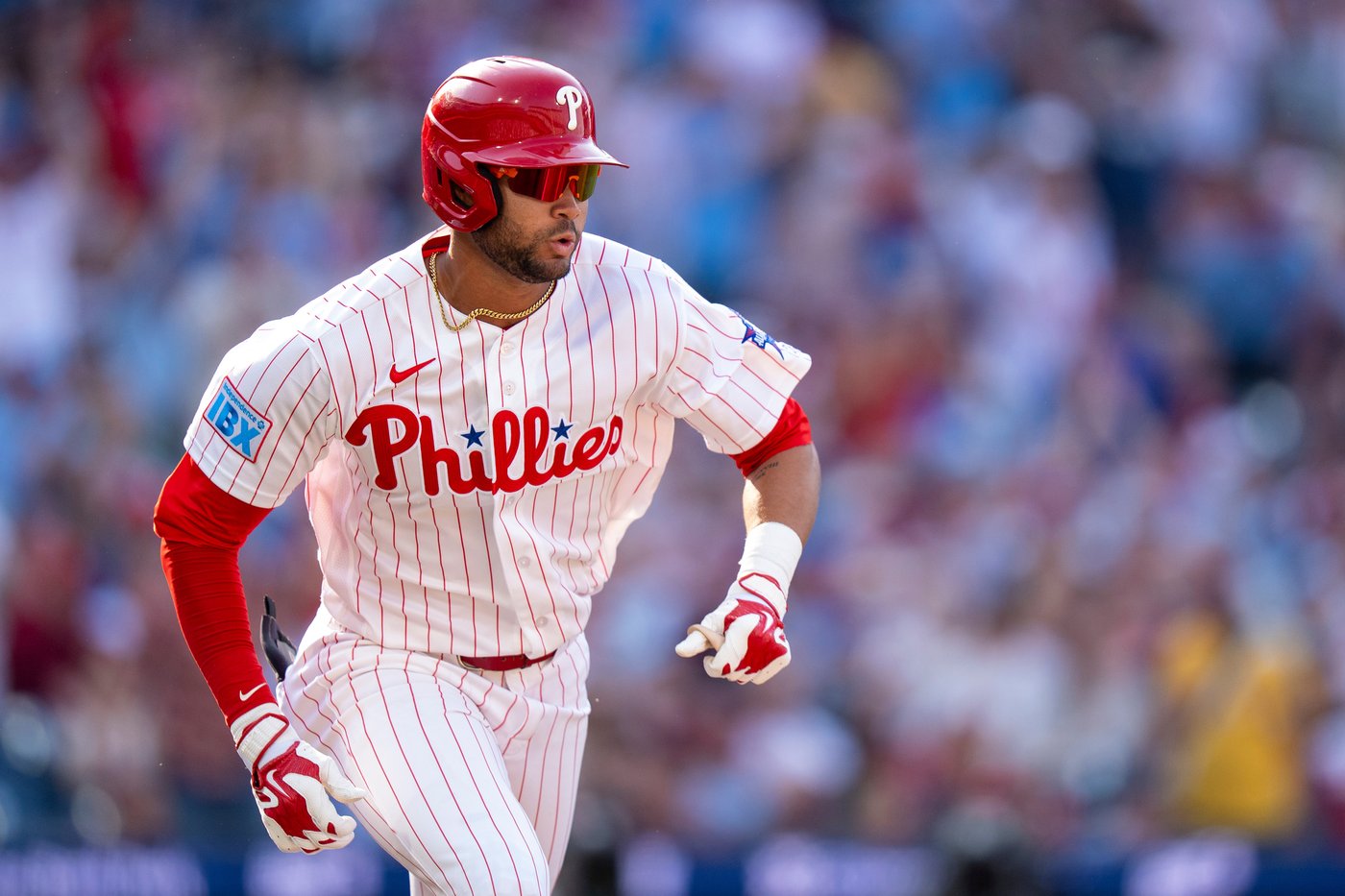 Justin Crawford gets 2 hits in anticipated debut for Phillies. His All-Star father hopes for 3,000 | iNFOnews.ca