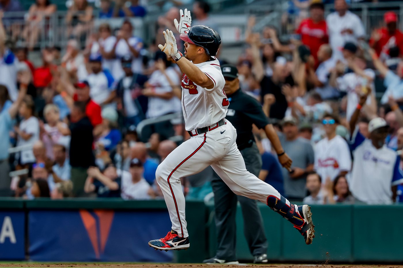Chris Sale strikes out 11 in 5-hit shutout as Braves beat Yamamoto and Dodgers 1-0 for 3-game sweep | iNFOnews.ca