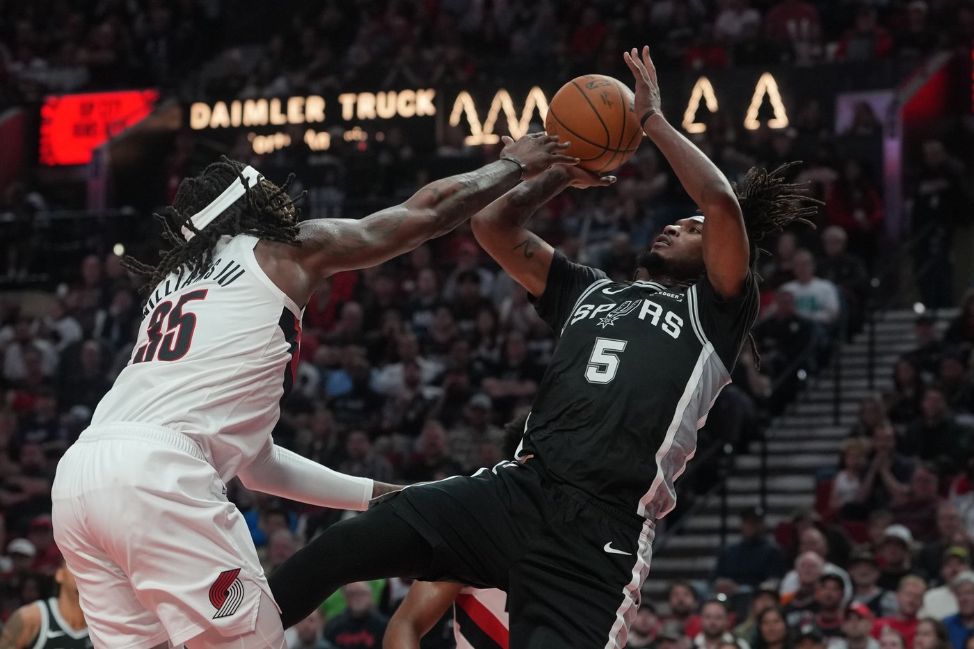 Spurs beat Trail Blazers 120-108 without Wembanyama to take 2-1 series lead | iNFOnews.ca