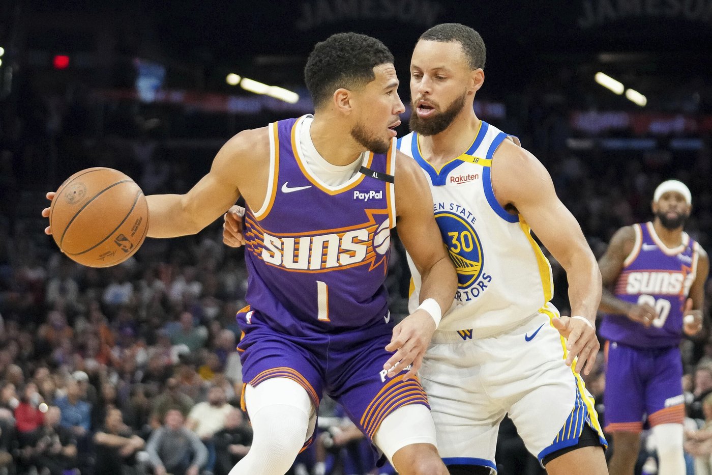 Curry scores 25 as the Warriors cruise past the Suns 133-95 and keep pace in West playoff race | iNFOnews.ca