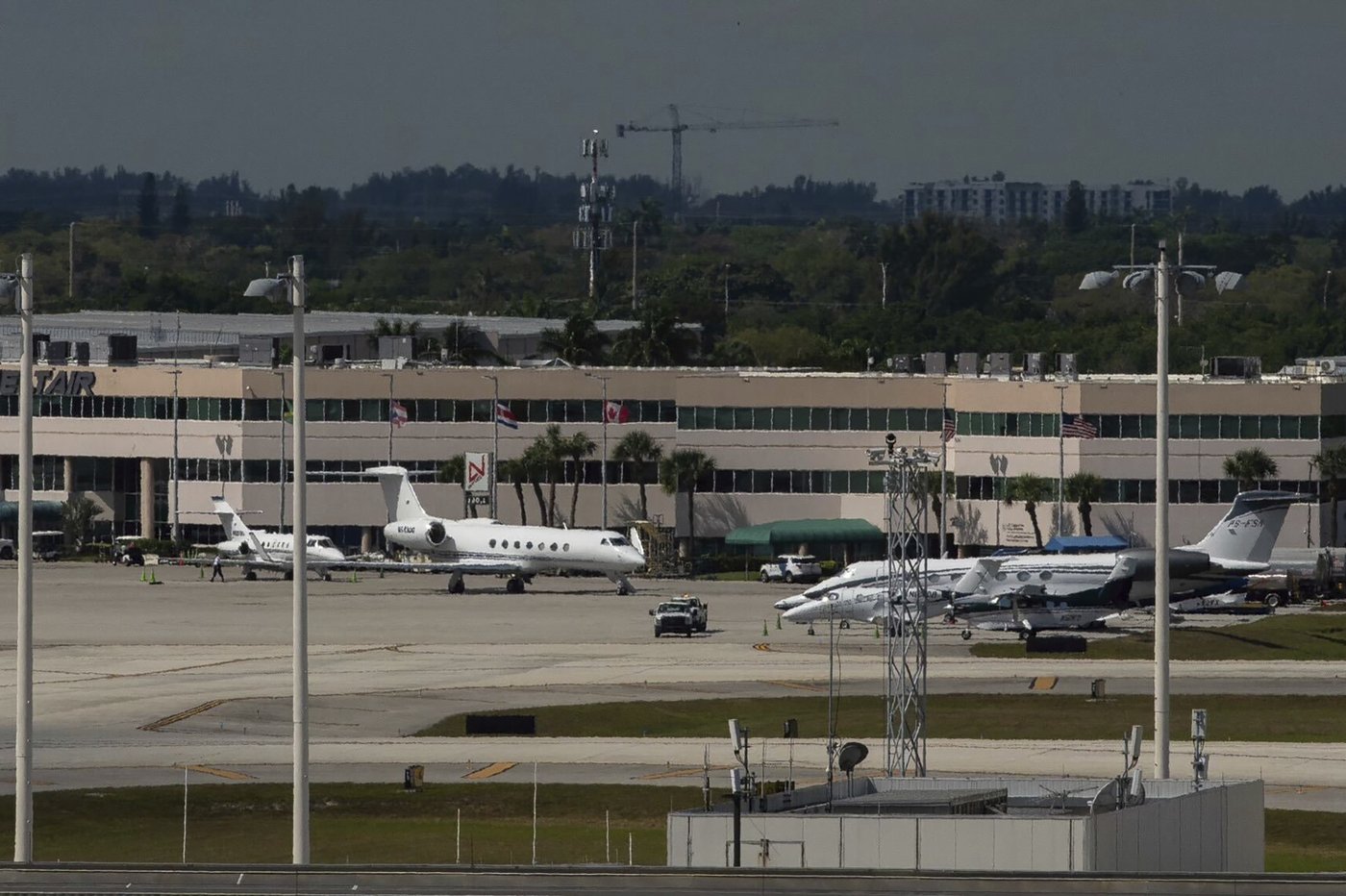 Influencer Tate brothers, who face human trafficking charges in Romania, arrive in the US | iNFOnews.ca Influencer Tate brothers, who face human trafficking charges in Romania, arrive in the US | iNFOnews.ca