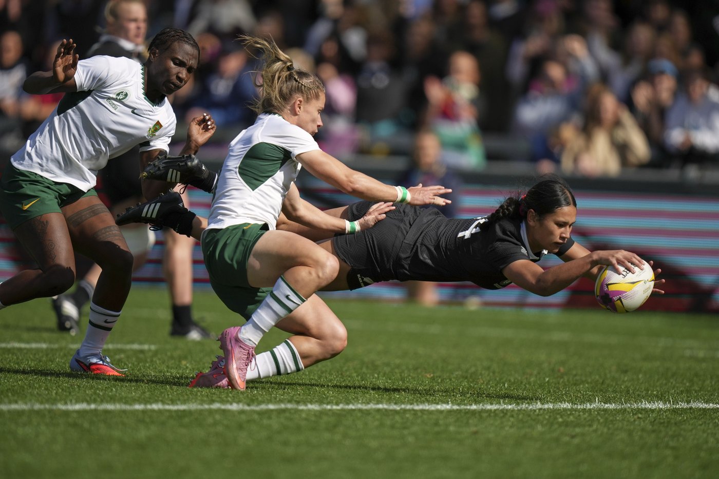 New Zealand and Canada set up Women's Rugby World Cup semifinal | iNFOnews.ca