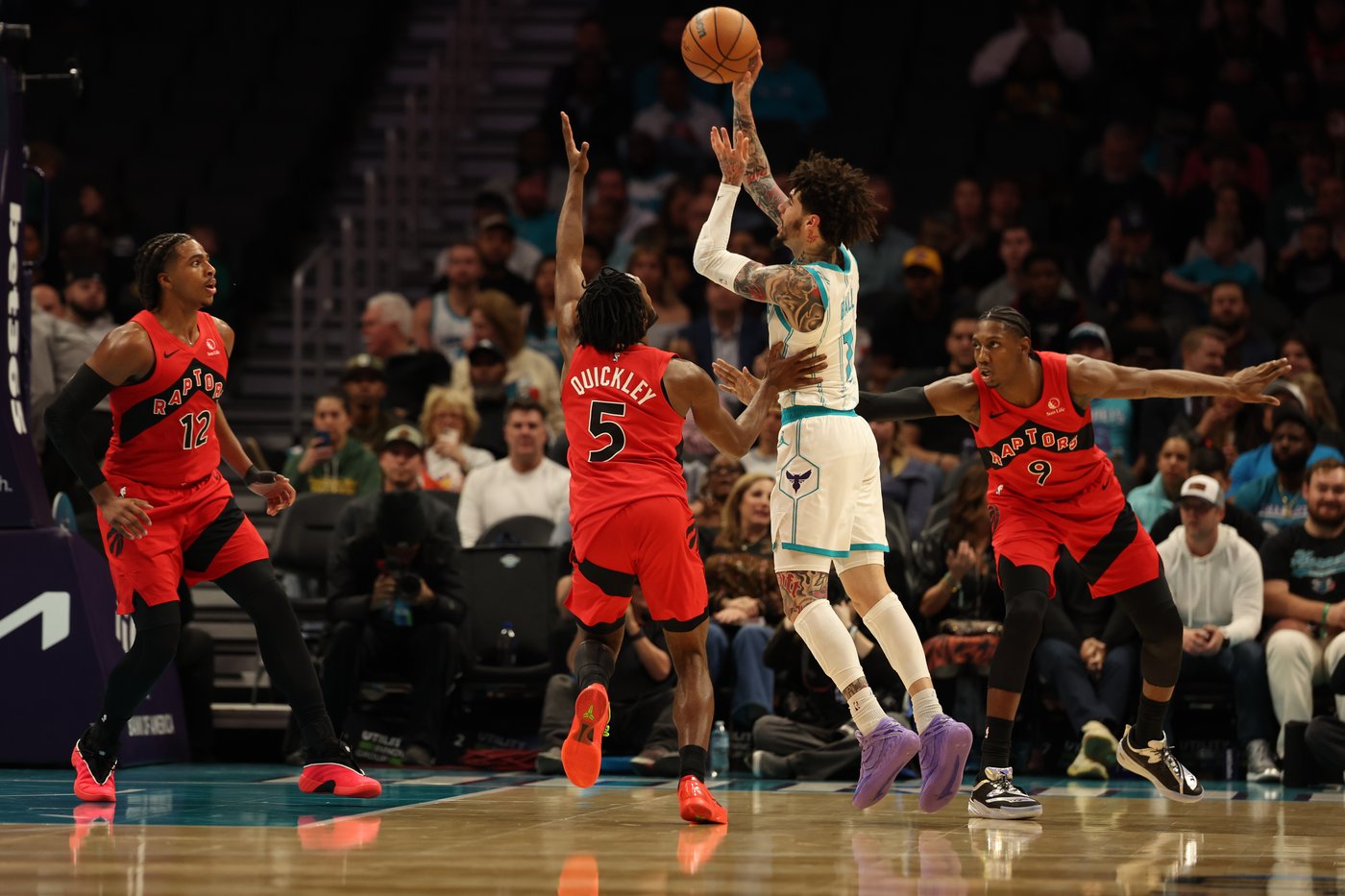 Quickley's 3-pointer at the buzzer sends the Raptors past the Hornets 97-96 for 5th win in 6 games | iNFOnews.ca Quickley's 3-pointer at the buzzer sends the Raptors past the Hornets 97-96 for 5th win in 6 games | iNFOnews.ca