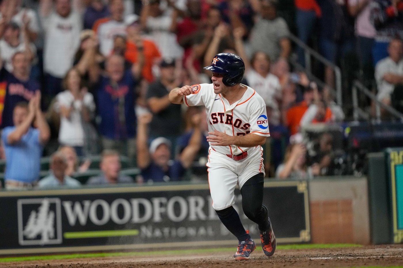 Nelson Velázquez's 2-run single in the 8th inning gives Astros 2-0 win over White Sox | iNFOnews.ca Nelson Velázquez's 2-run single in the 8th inning gives Astros 2-0 win over White Sox | iNFOnews.ca