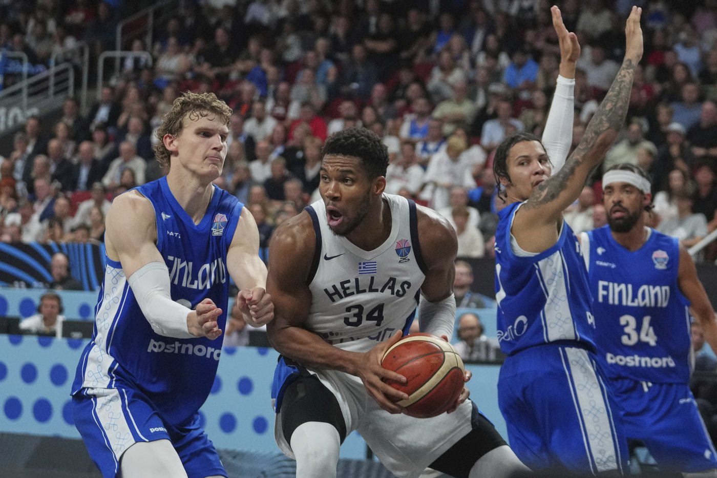 Giannis Antetokounmpo returns to Milwaukee Bucks practice after COVID-19 recovery | iNFOnews.ca