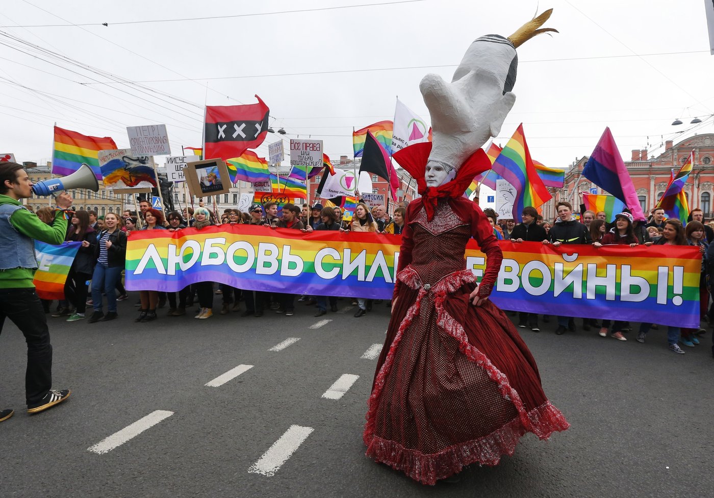 Russian LGBTQ+ activists describe a climate of fear following new laws and court rulings | iNFOnews.ca Russian LGBTQ+ activists describe a climate of fear following new laws and court rulings | iNFOnews.ca