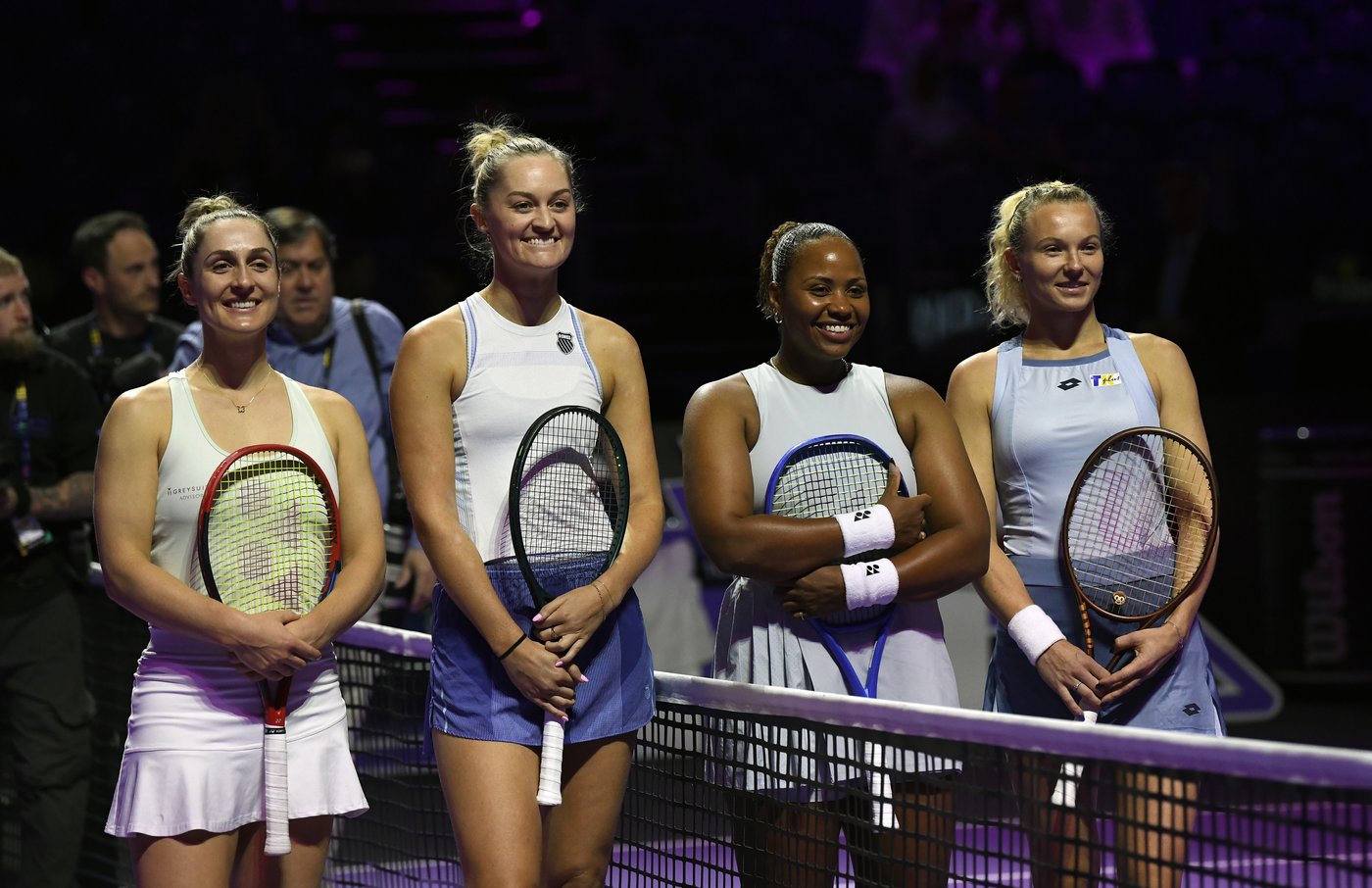 Coco Gauff wins WTA Finals for the first time by rallying to beat Zheng Qinwen | iNFOnews.ca