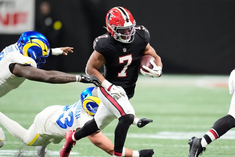 Bijan Robinson, Falcons finishing strong with 3rd straight win after elimination from playoffs | iNFOnews.ca