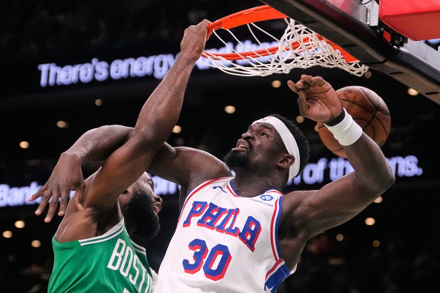 Edgecombe, Maxey have big scoring nights, 76ers beat Celtics 111-97 to tie first-round series | iNFOnews.ca