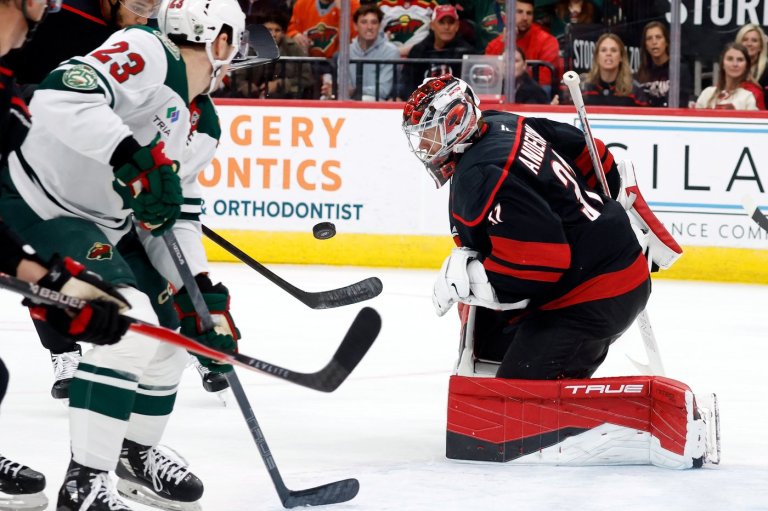 Ehlers scores winner early in 2nd period as Hurricanes top Wild 4-3 | iNFOnews.ca