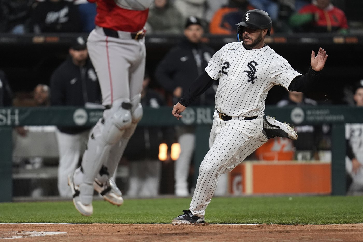 Taylor gets 3 hits as the White Sox stop 8-game slide by routing the Red Sox 11-1 | iNFOnews.ca