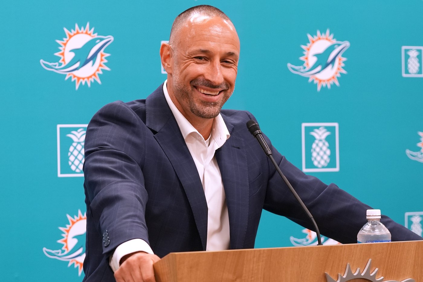Dolphins' new coach and GM bet big on toughness in the NFL draft | iNFOnews.ca
