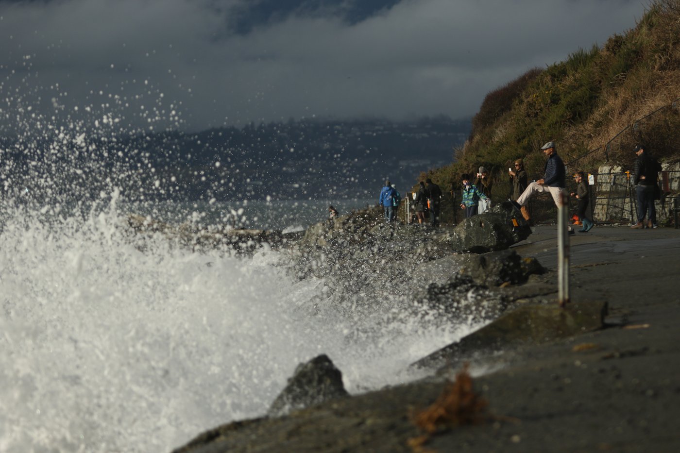 Environment Canada warns of storm surge as winds and high tides combine on B.C. coast | iNFOnews.ca Environment Canada warns of storm surge as winds and high tides combine on B.C. coast | iNFOnews.ca