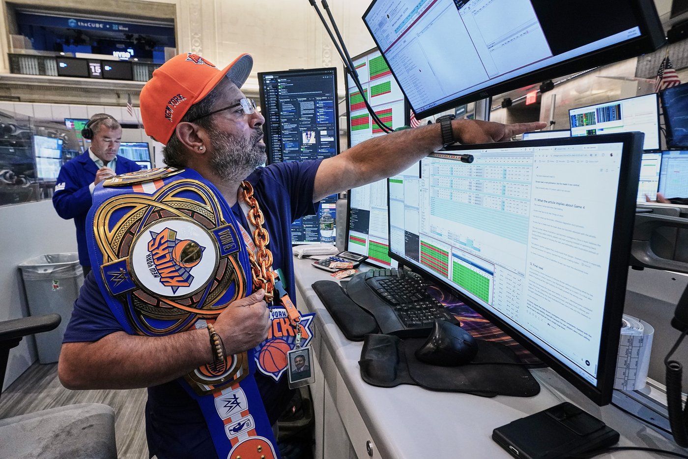Knicks' long-awaited championship brings 'camaraderie and craziness' to NYC. Fans hope it continues | iNFOnews.ca Knicks' long-awaited championship brings 'camaraderie and craziness' to NYC. Fans hope it continues | iNFOnews.ca