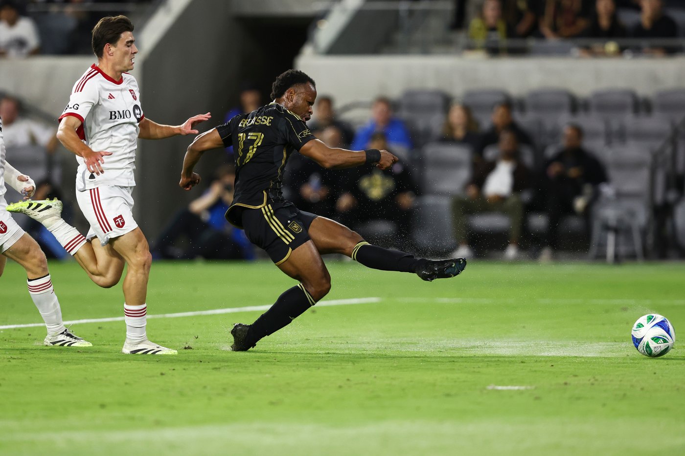 Jeremy Ebobisse and Frankie Amaya each score as LAFC beats Toronto 2-0 for 6th straight victory | iNFOnews.ca Jeremy Ebobisse and Frankie Amaya each score as LAFC beats Toronto 2-0 for 6th straight victory | iNFOnews.ca