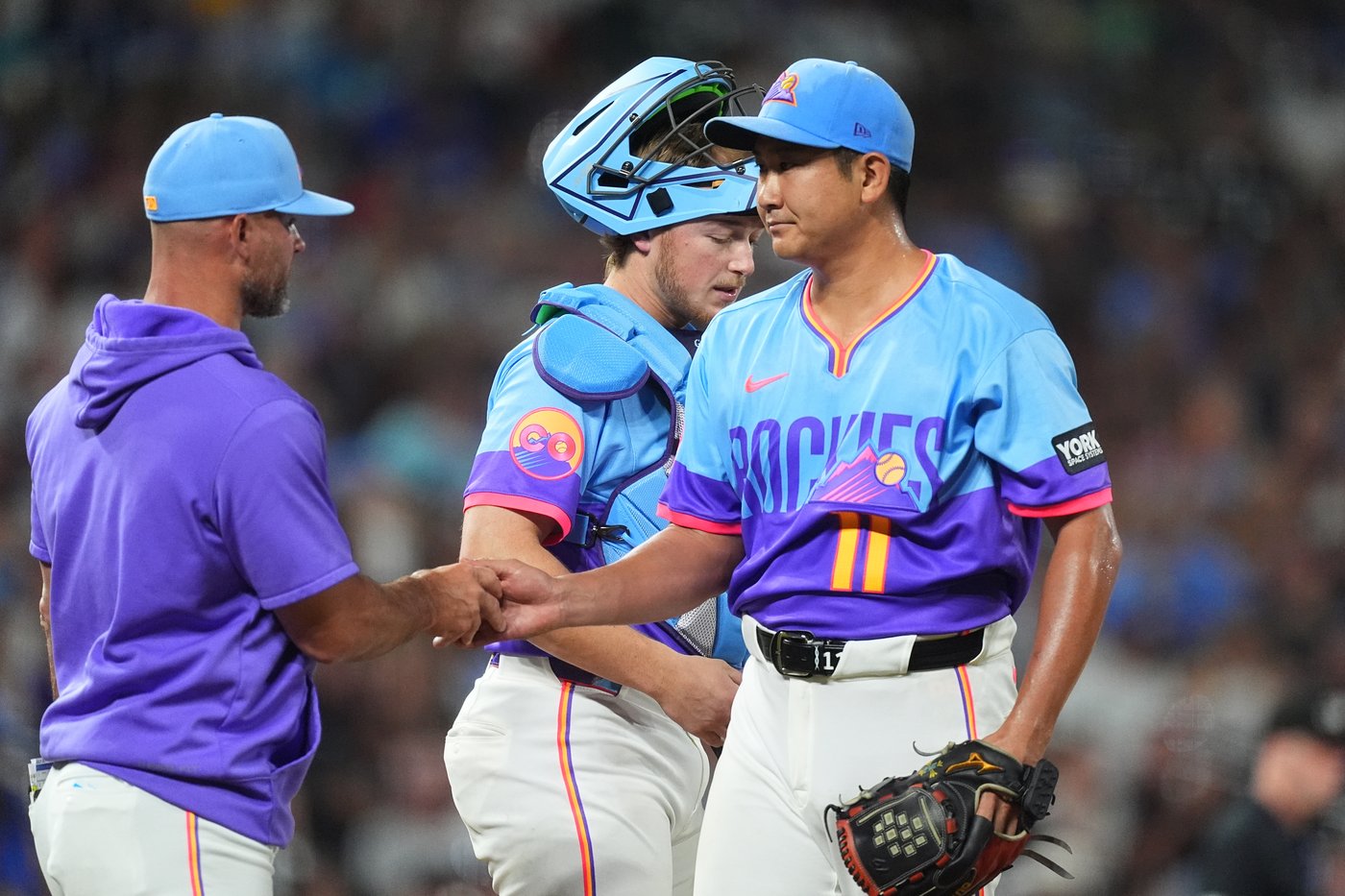Sugano helps the Rockies beat the Royals 3-1 in game delayed at start by hailstorm | iNFOnews.ca
