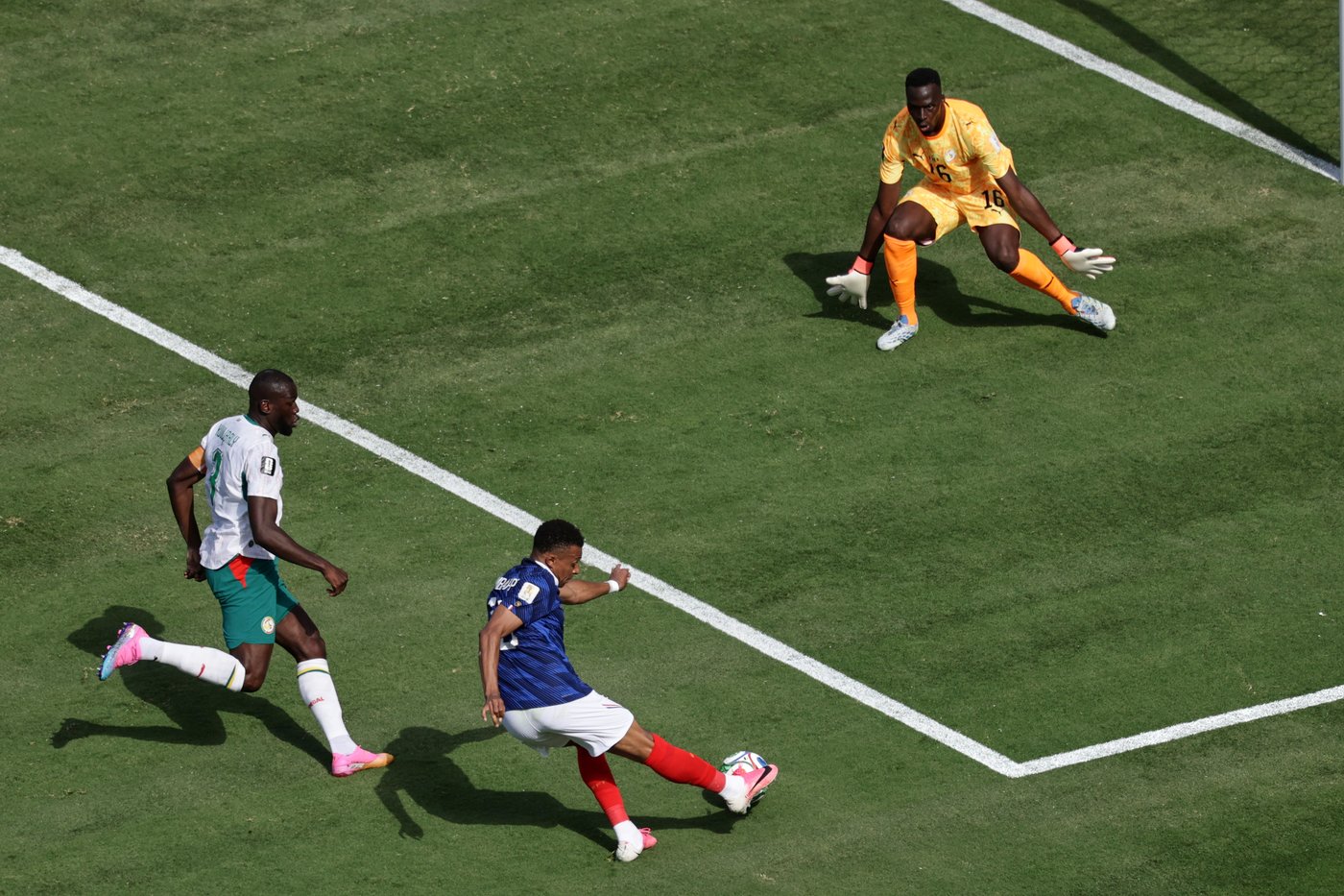 Kylian Mbappé sparks France with 2 goals in 3-1 win over Senegal at the World Cup | iNFOnews.ca