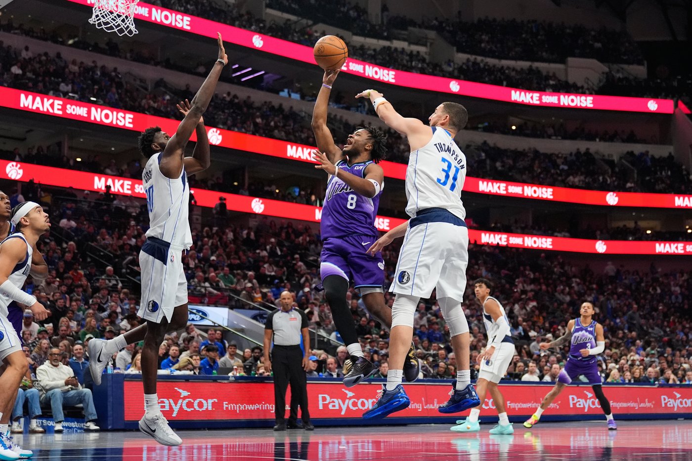 Thompson scores 23 points, including the 17,000th of his career, as Mavericks beat the Jazz 138-120 | iNFOnews.ca Thompson scores 23 points, including the 17,000th of his career, as Mavericks beat the Jazz 138-120 | iNFOnews.ca