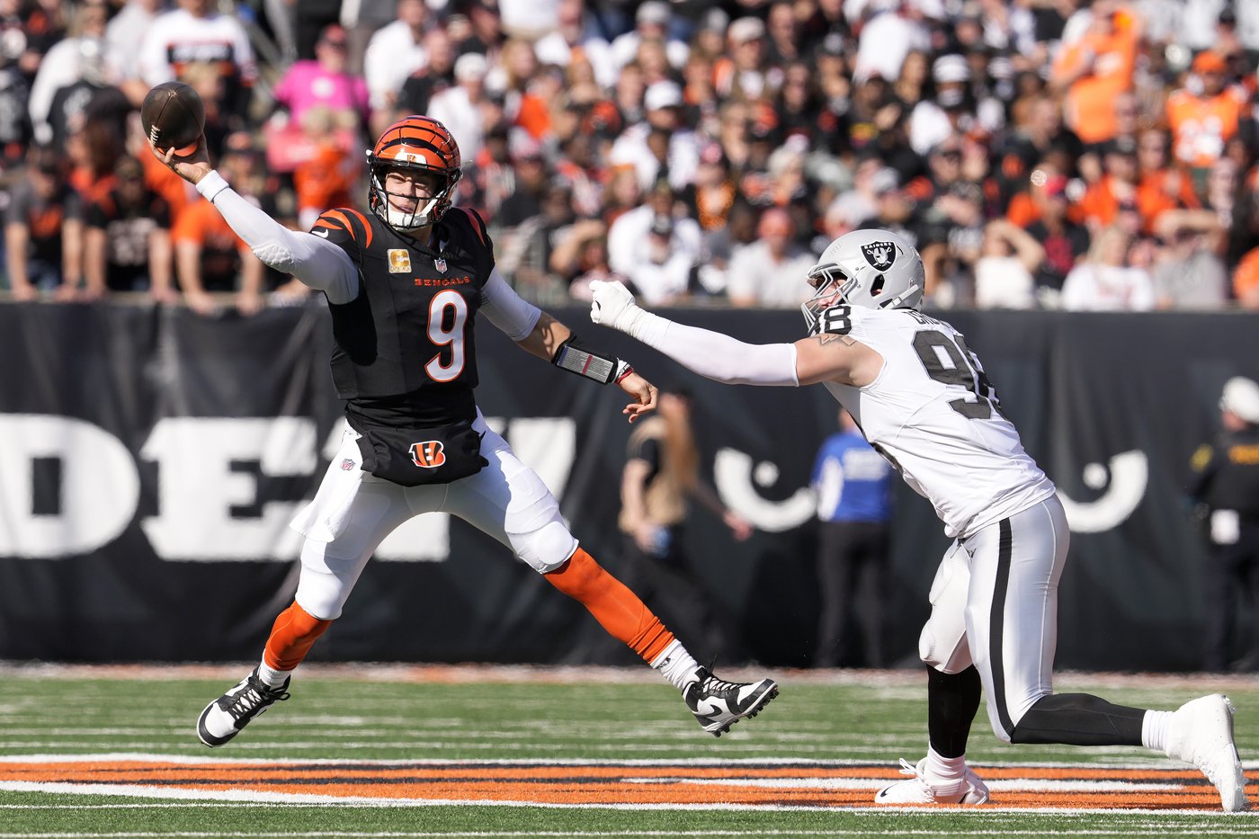 Herbert and Burrow face off for 2nd time as Chargers host Bengals in prime time | iNFOnews.ca