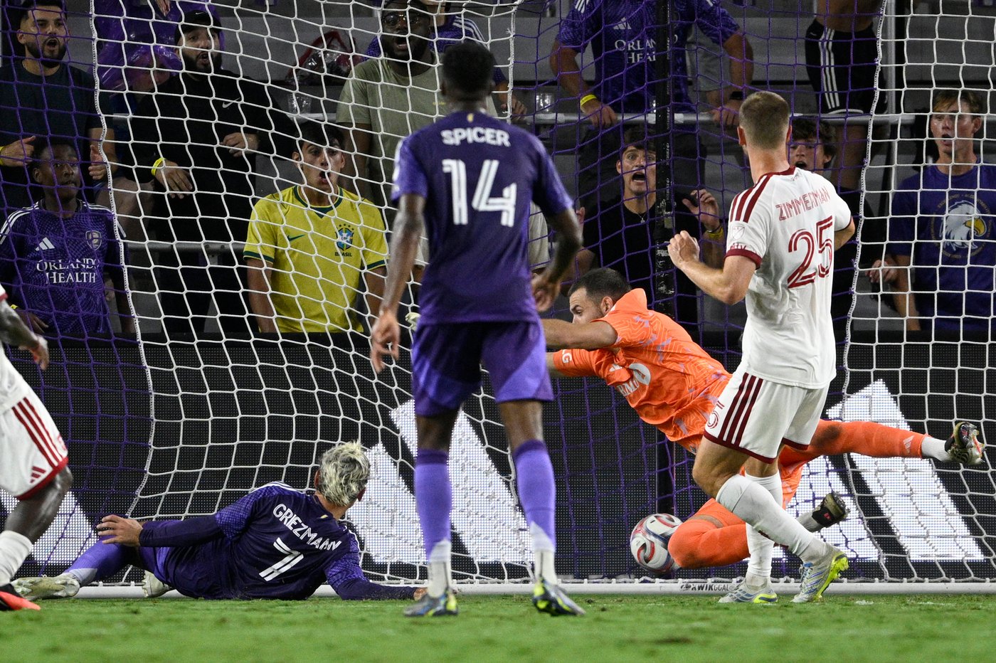 Griezmann, Sarajian power Orlando City to 3-0 victory over Toronto | iNFOnews.ca