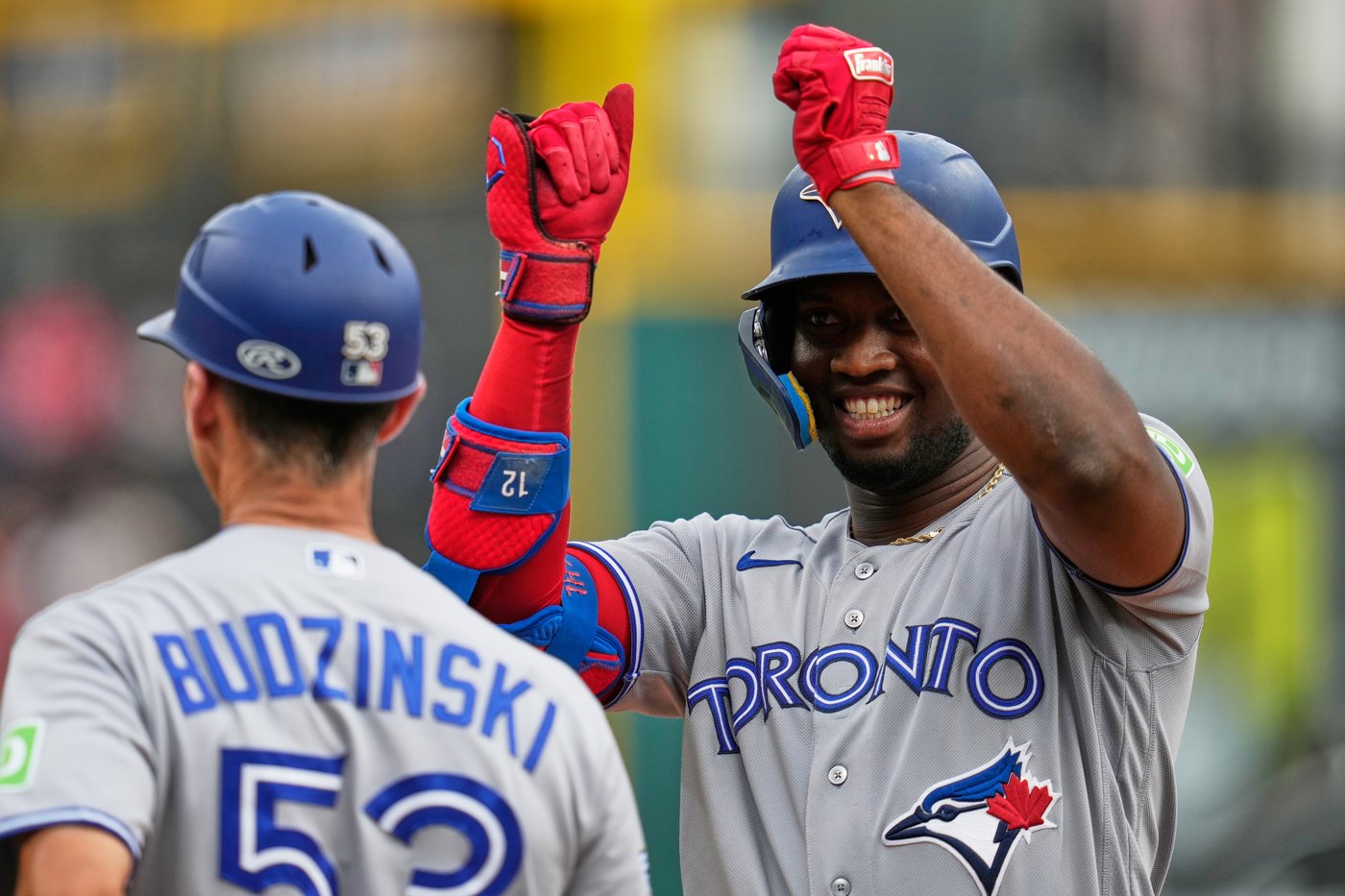 Blue Jays beat Guardians 6-3 to close within a half-game of the final AL wild-card spot | iNFOnews.ca Blue Jays beat Guardians 6-3 to close within a half-game of the final AL wild-card spot | iNFOnews.ca