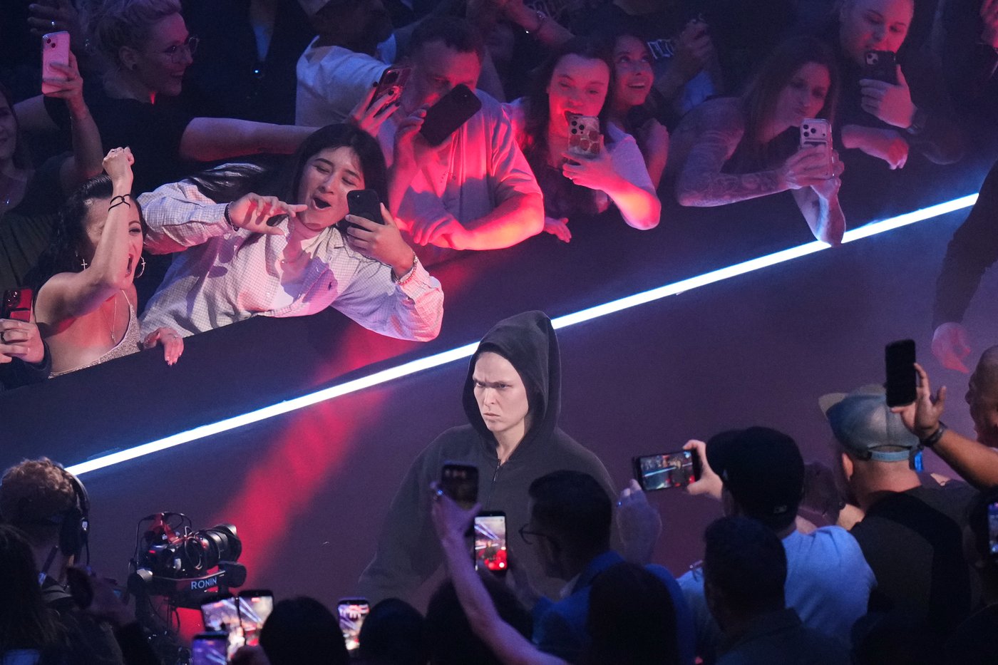 Ronda Rousey stops Gina Carano with an armbar 17 seconds into their double comeback bout | iNFOnews.ca Ronda Rousey stops Gina Carano with an armbar 17 seconds into their double comeback bout | iNFOnews.ca