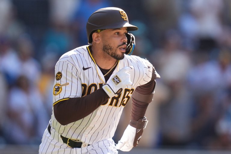 Padres win 4-3 in 11 innings to sweep MLB-leading Brewers | iNFOnews.ca