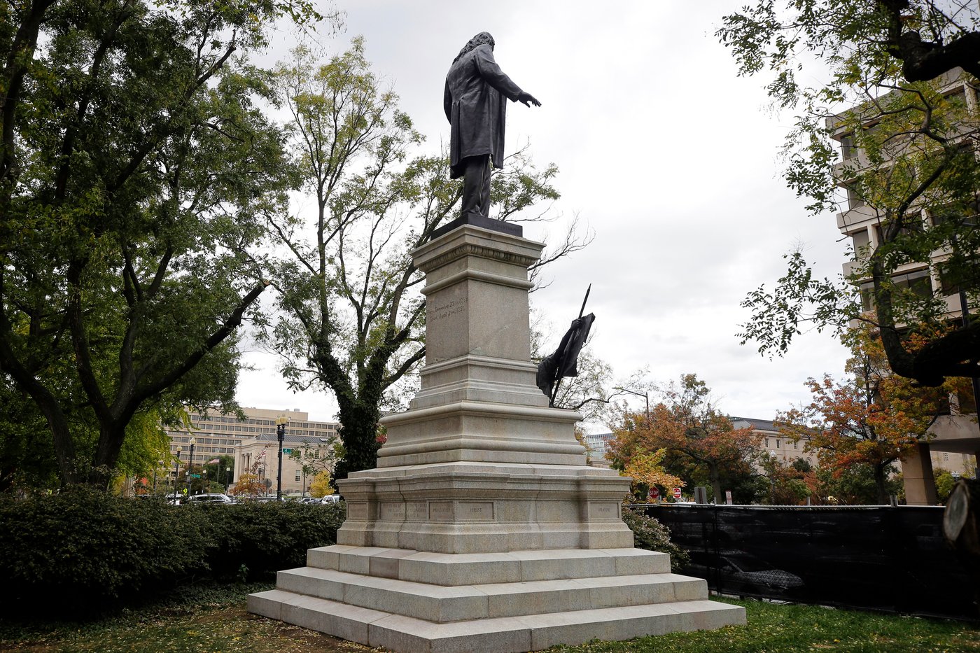 A Confederate statue is restored as part of Trump's efforts to reshape how history is told | iNFOnews.ca A Confederate statue is restored as part of Trump's efforts to reshape how history is told | iNFOnews.ca