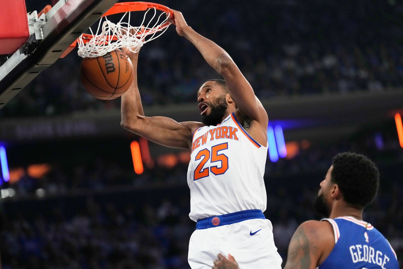 Knicks crush the 76ers 137-98 to start the second round and keep up a historic postseason roll | iNFOnews.ca Knicks crush the 76ers 137-98 to start the second round and keep up a historic postseason roll | iNFOnews.ca