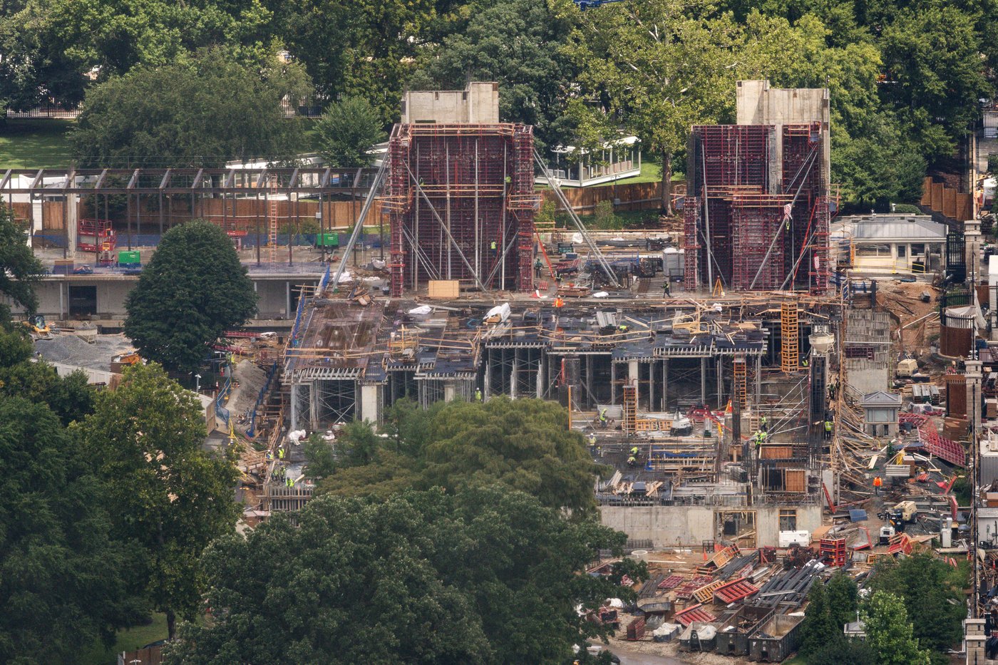 Trump asks Supreme Court to let White House ballroom construction continue during appeal | iNFOnews.ca