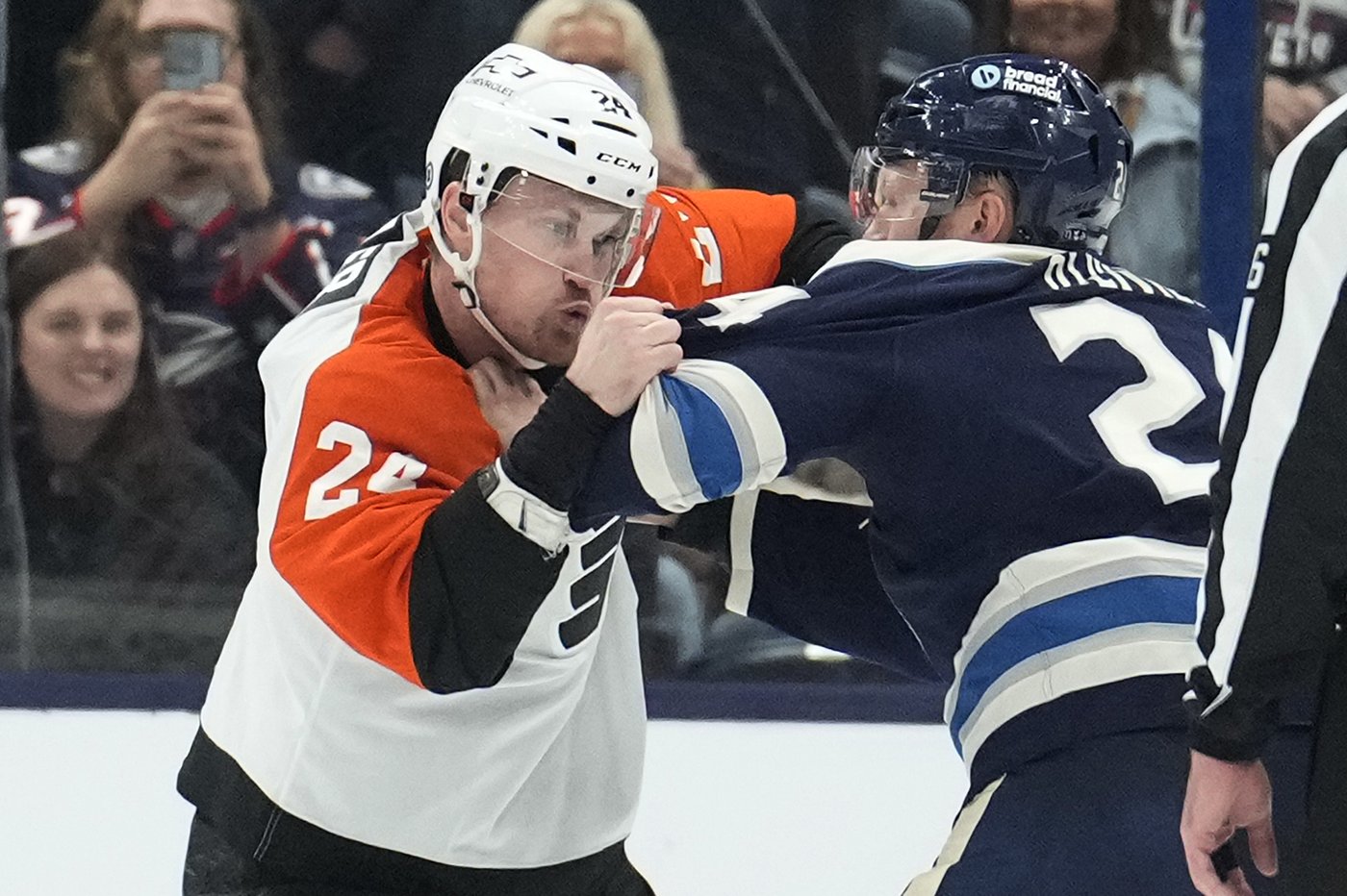Flyers snap a 3-game skid with their 1st victory in December, beating the Blue Jackets 5-3 | iNFOnews.ca Flyers snap a 3-game skid with their 1st victory in December, beating the Blue Jackets 5-3 | iNFOnews.ca