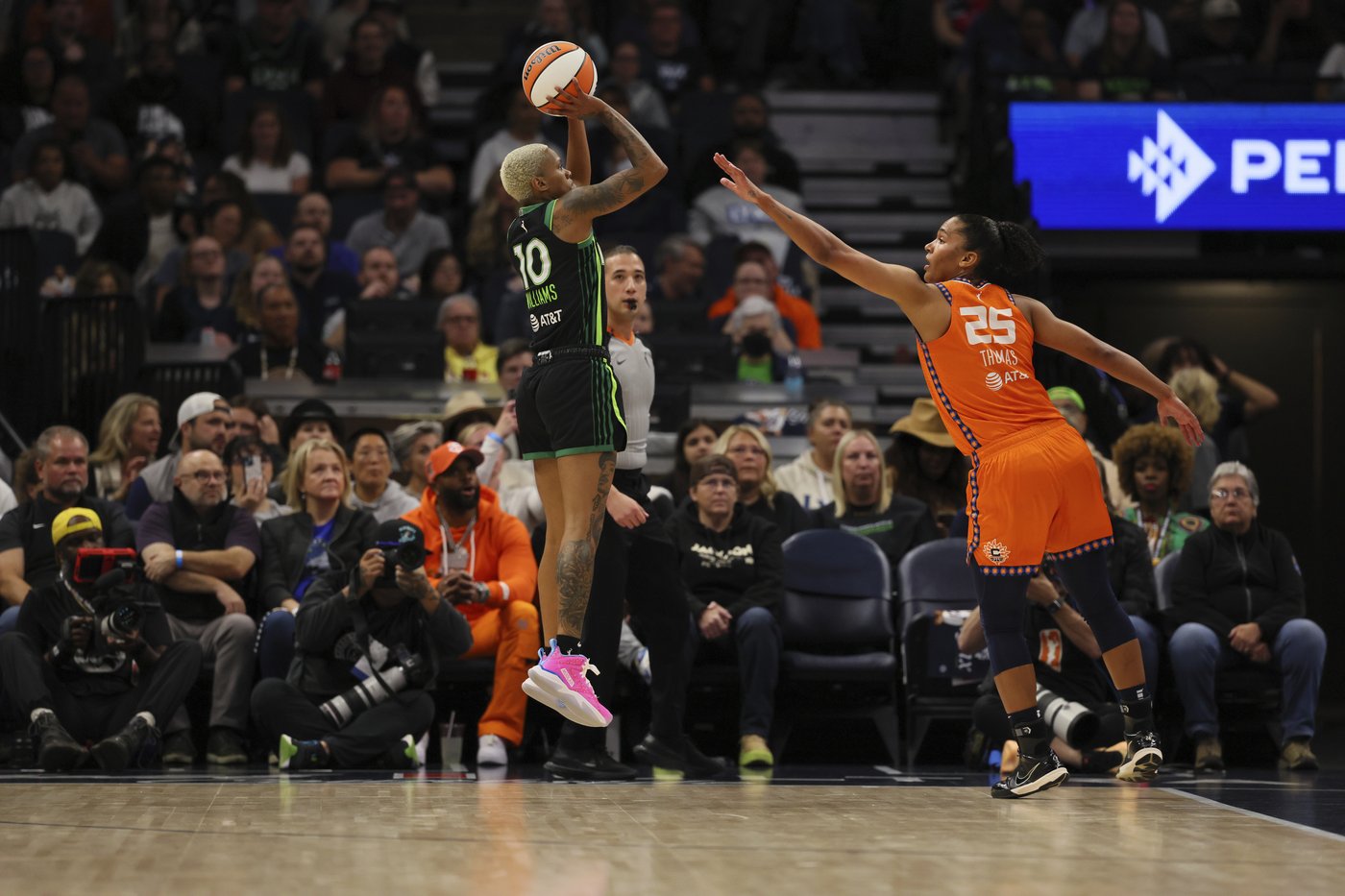 Lynx top Sun 77-70 in Game 2 to even WNBA semifinals behind Collier's supporting cast | iNFOnews.ca