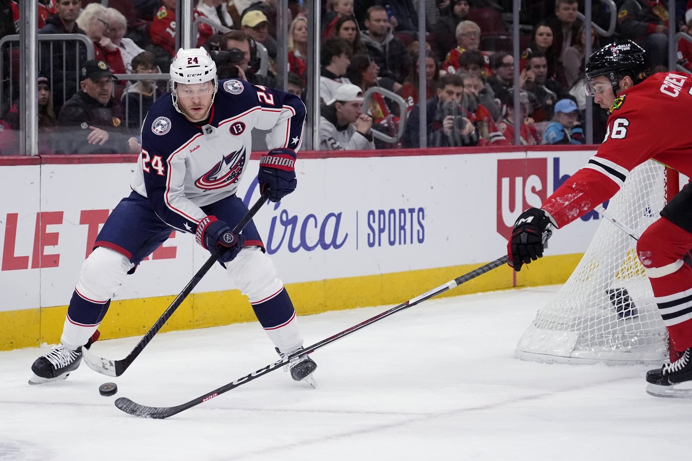 Monahan with goal and assist, Blue Jackets extend points streak to 6 with 6-3 win over Blackhawks | iNFOnews.ca