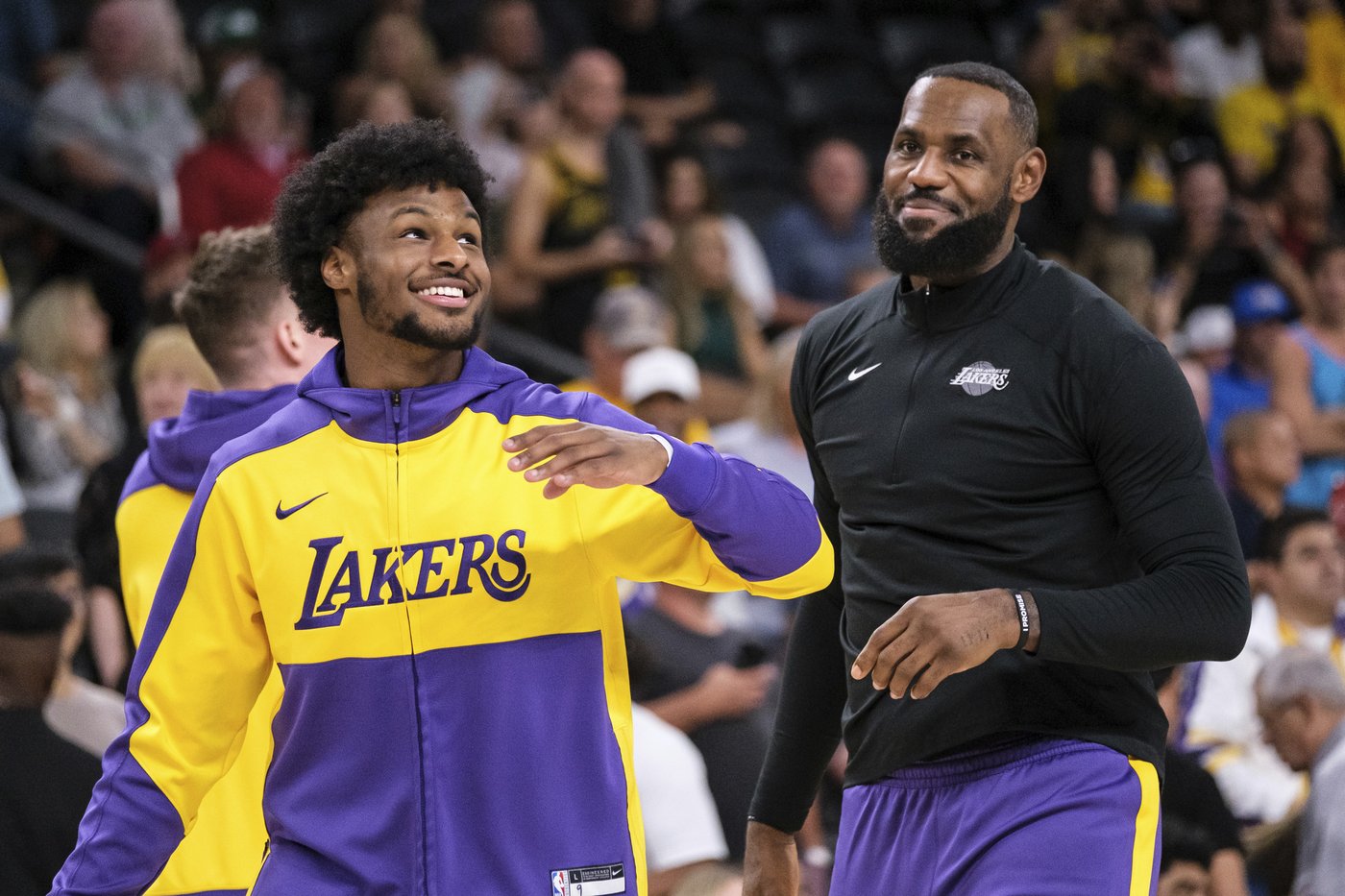 While LeBron and Bronny prepare for their historic family pairing, the Lakers shrug off the critics | iNFOnews.ca While LeBron and Bronny prepare for their historic family pairing, the Lakers shrug off the critics | iNFOnews.ca