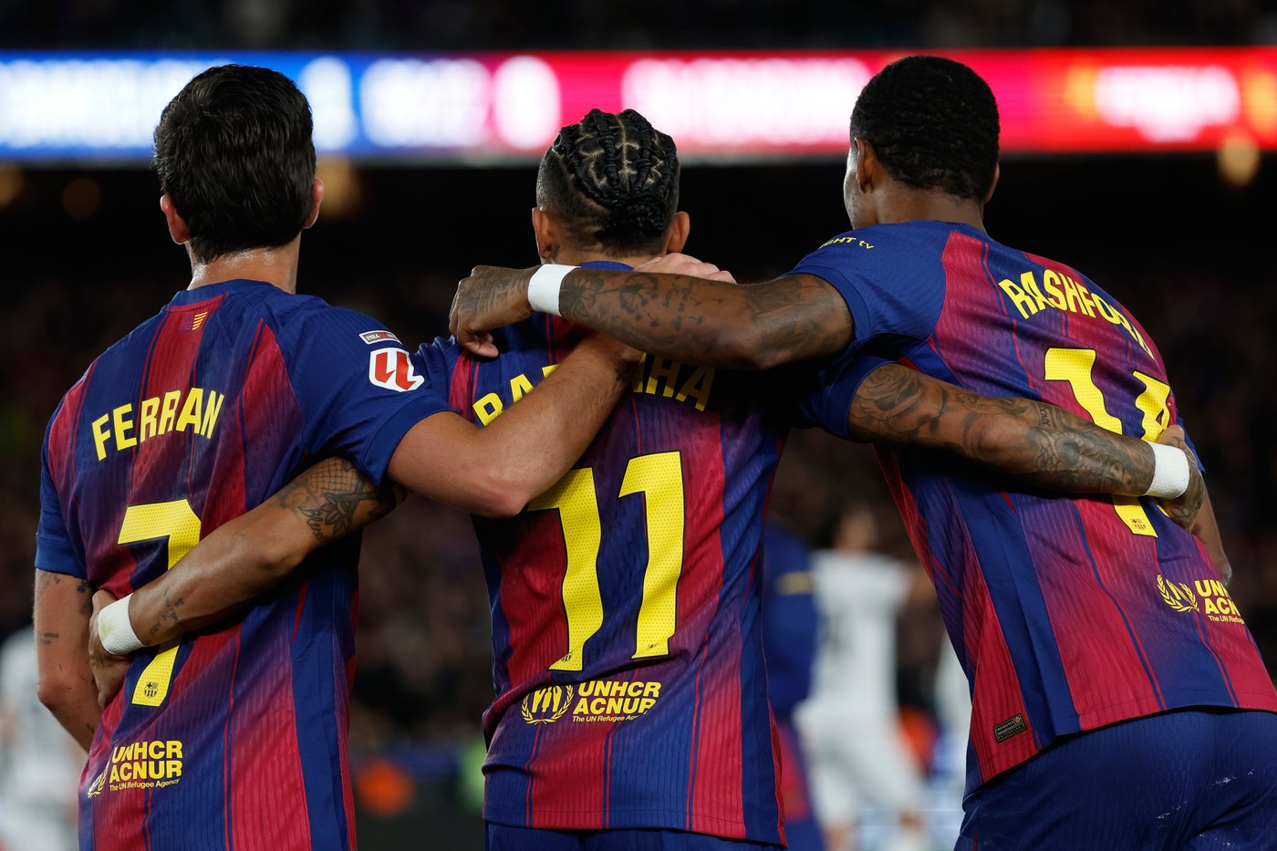 Raphinha scores 2 as Barcelona wins to add pressure on Real Madrid's Alonso before crunch game | iNFOnews.ca