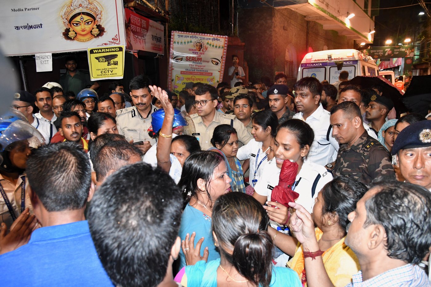 Stampede at a popular Hindu festival in eastern India kills 19 | iNFOnews.ca Stampede at a popular Hindu festival in eastern India kills 19 | iNFOnews.ca