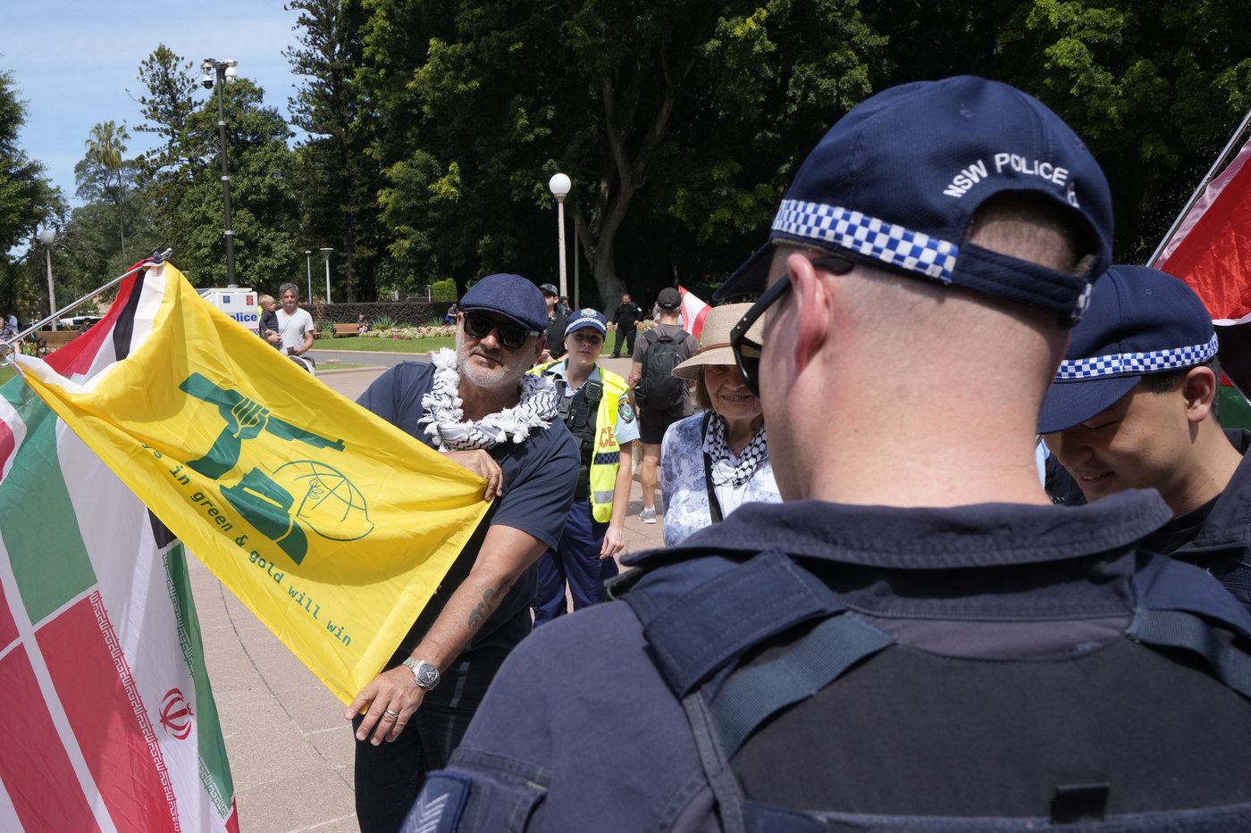 Pro-Palestinian and pro-Israeli crowds rally across the world on the eve of Oct. 7 anniversary | iNFOnews.ca