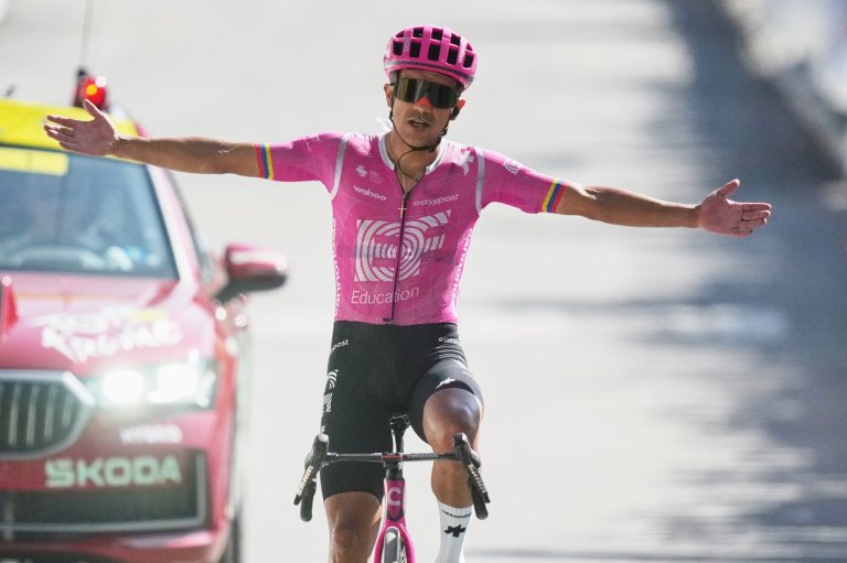 Carapaz wins stage 18 of the Tour de France with a late breakaway, Pogacar keeps overall lead | iNFOnews.ca