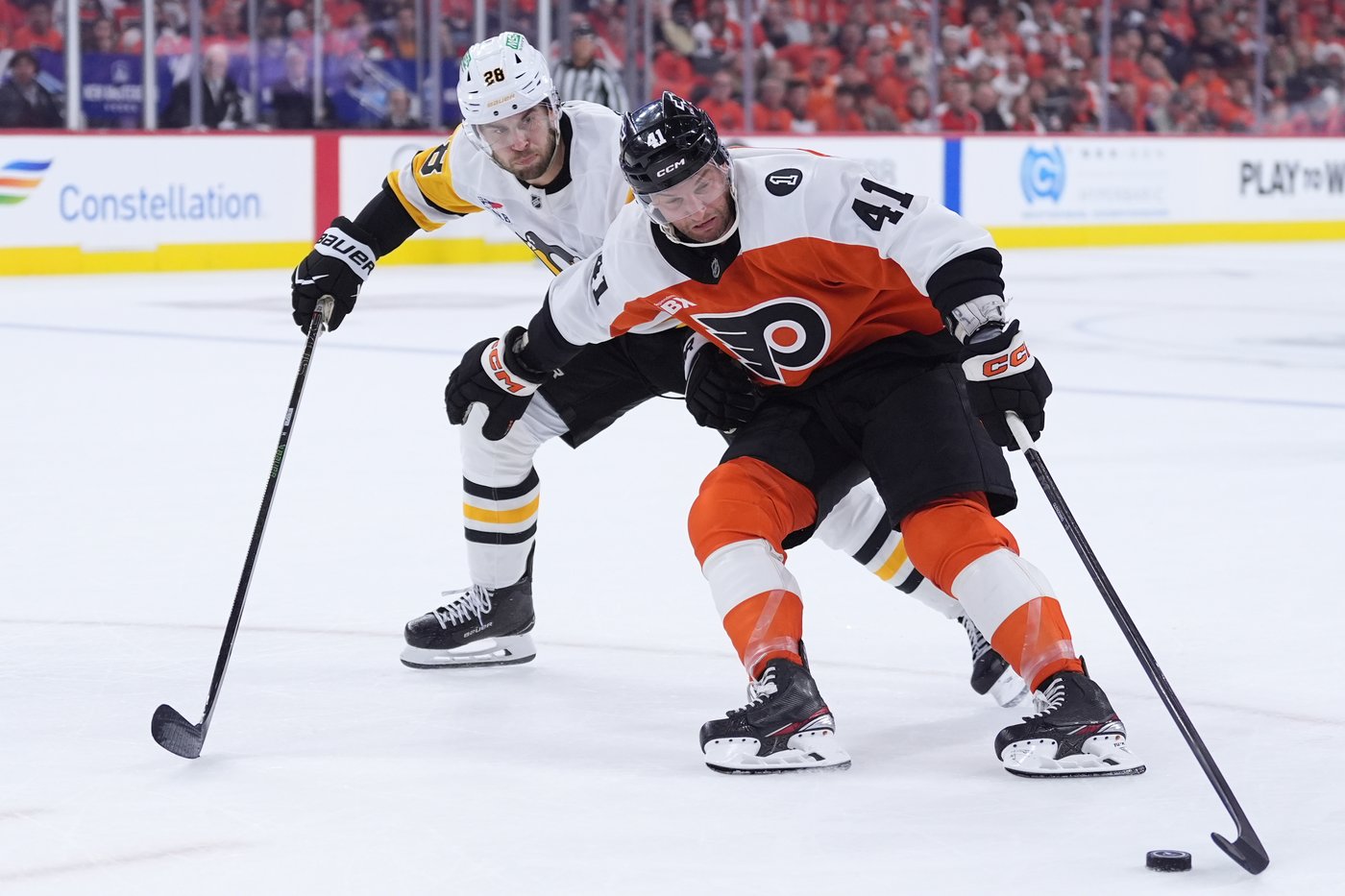 Flyers score 3 goals in 2nd period and top Penguins 5-2 to take 3-0 lead in first-round series | iNFOnews.ca Flyers score 3 goals in 2nd period and top Penguins 5-2 to take 3-0 lead in first-round series | iNFOnews.ca