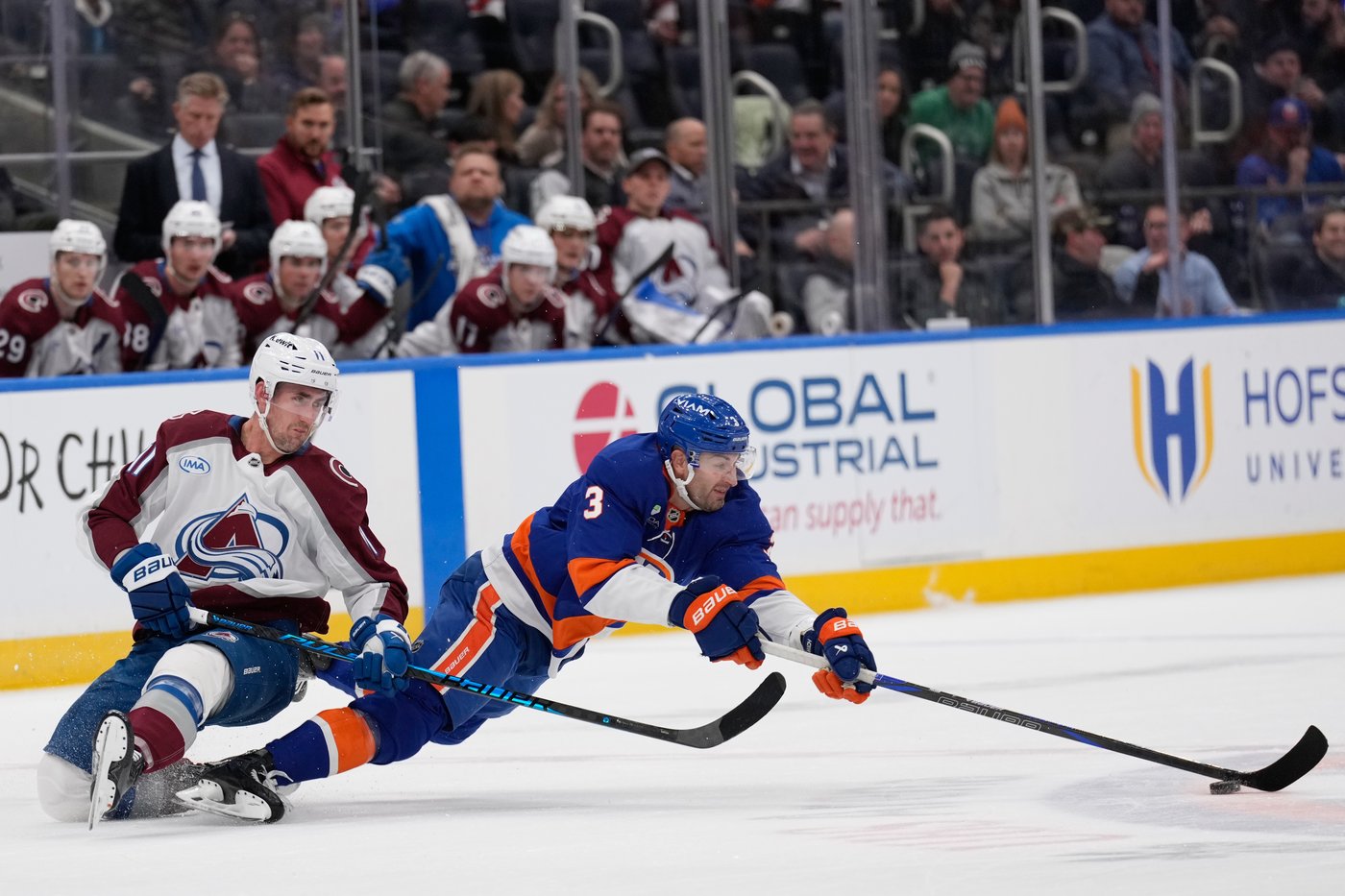 Barzal’s goal, 2 assists help Islanders beat Avalanche 6-3 | iNFOnews.ca Barzal’s goal, 2 assists help Islanders beat Avalanche 6-3 | iNFOnews.ca