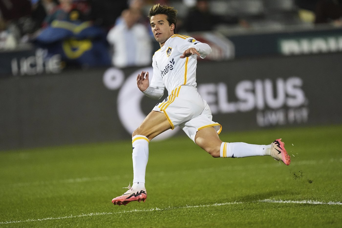 Gabriel Pec, Joseph Paintsil, Riqui Puig help Galaxy finish off sweep of Rapids with 4-1 victory | iNFOnews.ca